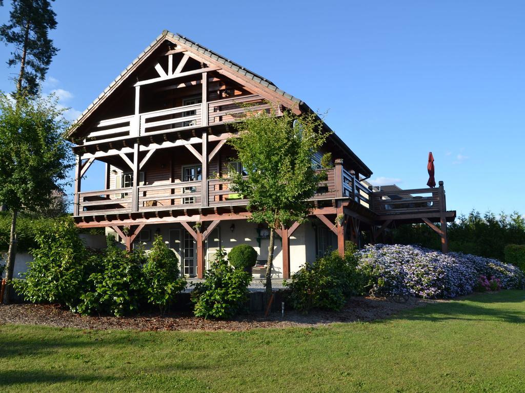 Affluent Chalet In Septon With Bubble Bath Villa Durbuy Exteriör bild